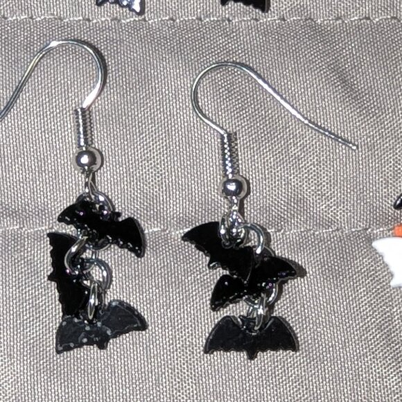 $1 with Bundle ~ Bat Earring Bundle 5196 - Picture 3 of 6